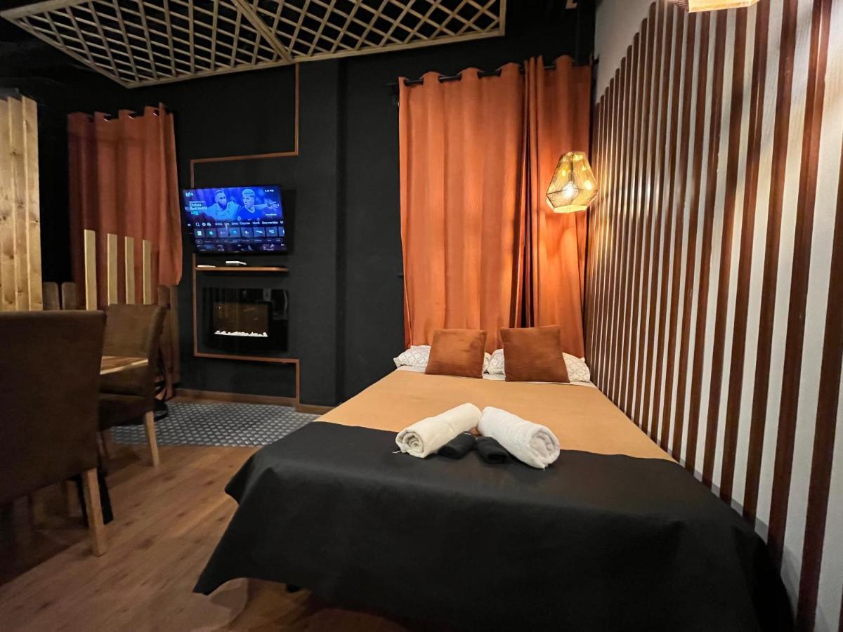Ferienwohnung Chic4 Luxury Gran Via Madrid Exterior foto
